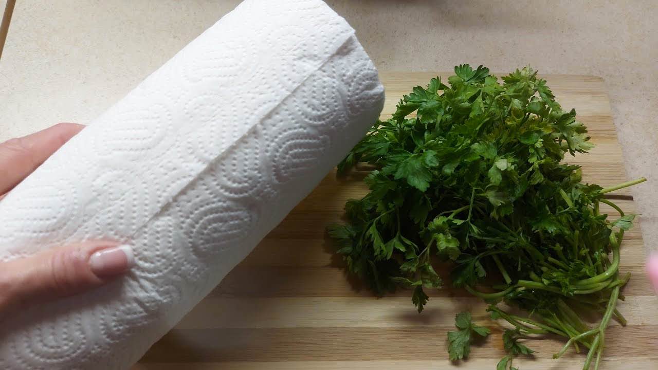 parsley on the cutting board